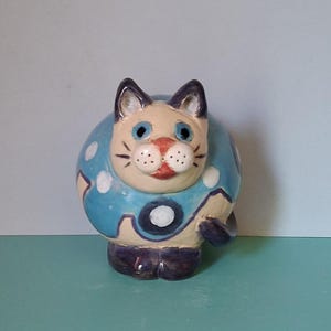 Small Ceramic cat sculpture,  cat sphere sculpture, pottery cat décor, ceramic, animal sculpture, cat lovers gift, pottery cat statue.