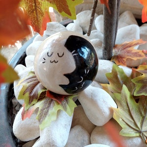 Handbemalte Schwarz-Weiße Katze Keramik Ball Figur