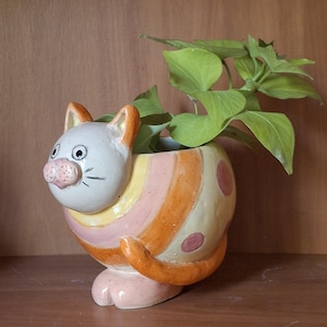 Handcrafted Ceramic Cat Planter, Ceramic cat, cat décor, Succulent Planter, Cat lovers gift, Cat Planter Pot, plant pot with drainage