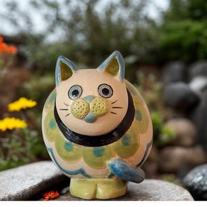 Keramik Katze Skulptur, Katzenkugel Skulptur, Keramik Katze Dekor, Tierskulptur, Geschenk für Katzenliebhaber, Keramik Katze Statue.