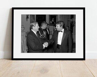 Donald J. Trump se reúne con el presidente Ronald Reagan / Fotografía de DJT Fine Art / Impresiones famosas y montadas