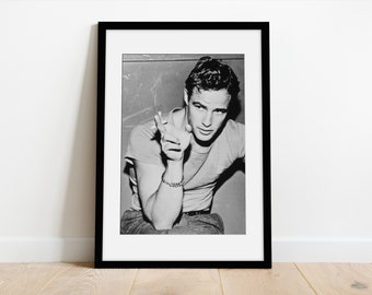 Iconic Vintage photo / Marlon Brando framed print | Mounted & Framed print