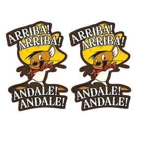 Może przedstawiać: Dwa naklejki w stylu vintage z kreskówkową myszą w sombrero, która mówi "Arriba! Arriba! Andale! Andale!"