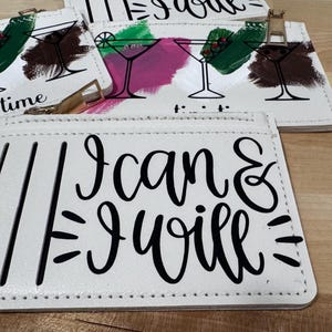 Billetera pequeña personalizada, regalo para ella, billetera de martini, billetera pintada a mano, regalo para mamá, billetera, regalo para amantes de los martinis, billetera con cita divertida, regalo para damas de honor