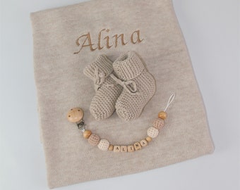 Baby blanket personalized with shoes and pacifier chain