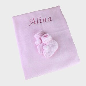 Strickdecke Babydecke mit Wunschnamen bestickt Rosa