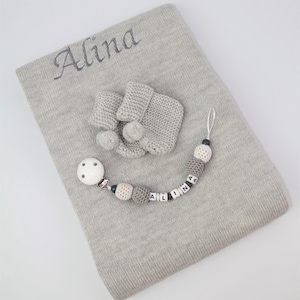 Baby blanket personalized with shoes and pacifier chain Gray