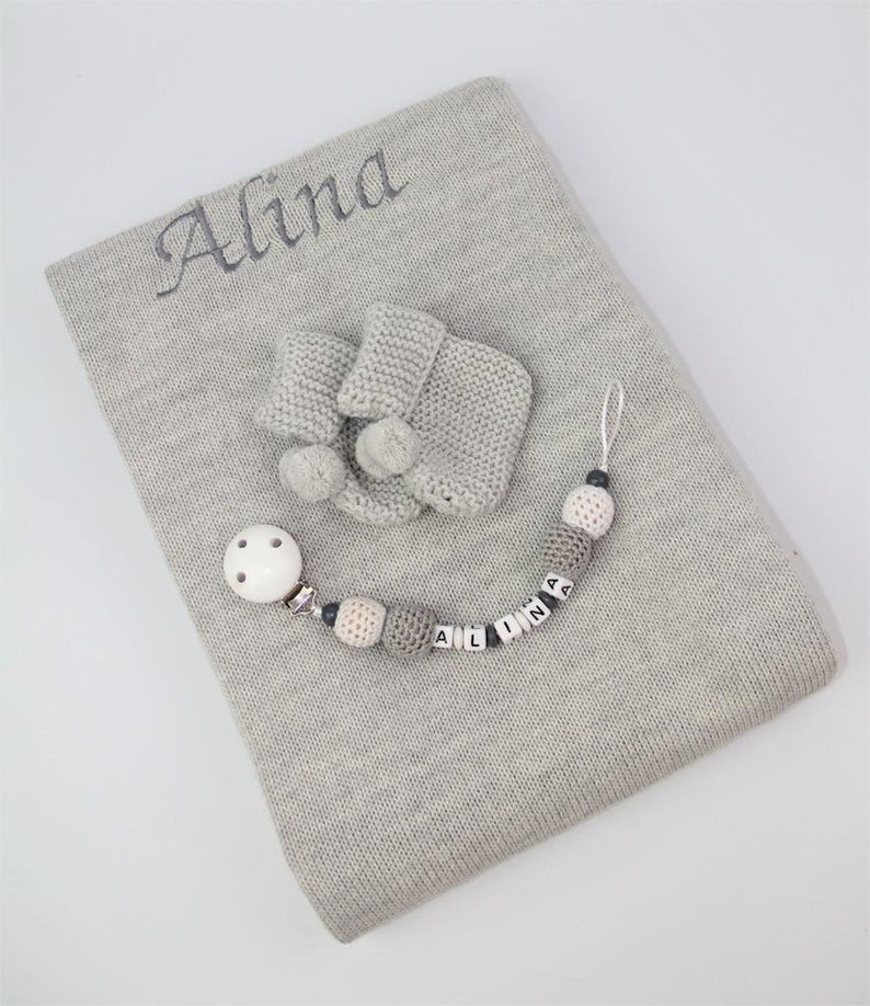 Baby blanket personalized with shoes and pacifier chain Gray