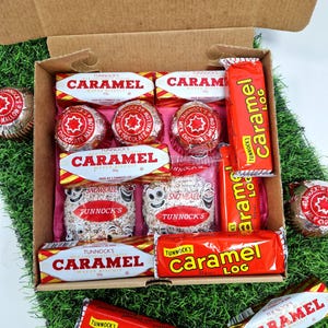 Tunnocks Teacakes Hamper, Scottish Tunnocks Teacakes Treat Box, Tunnocks Caramel Wafer Bars, Tunnocks Teacakes GiftBox Tunnocks personalised
