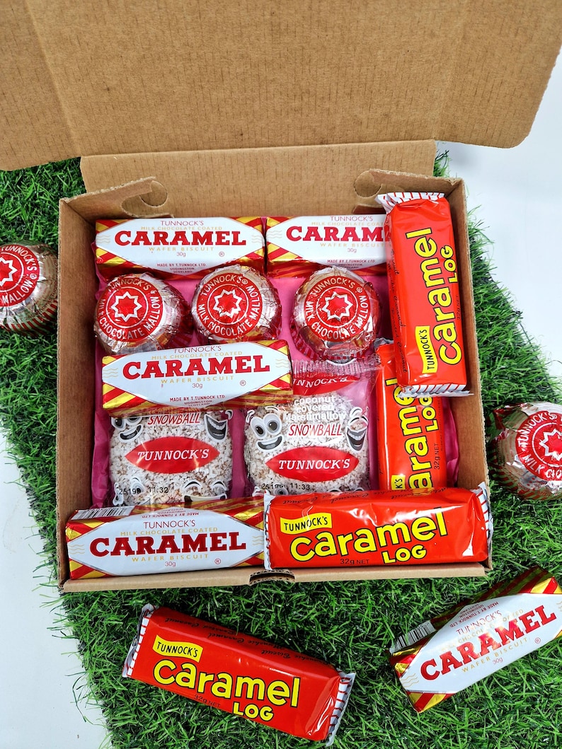 Tunnocks Teacakes Hamper, Scottish Tunnocks Teacakes Treat Box, Tunnocks Caramel Wafer Bars, Tunnocks Teacakes GiftBox Tunnocks personalised