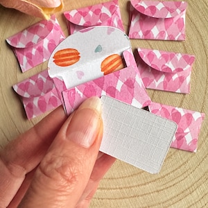 10 mini enveloppes roses avec des cartes vierges, de minuscules petits mots d'amour pour la Saint-Valentin pour les enfants, un pot des raisons pour lesquelles je t'aime, un cadeau Galentines pour la meilleure amie