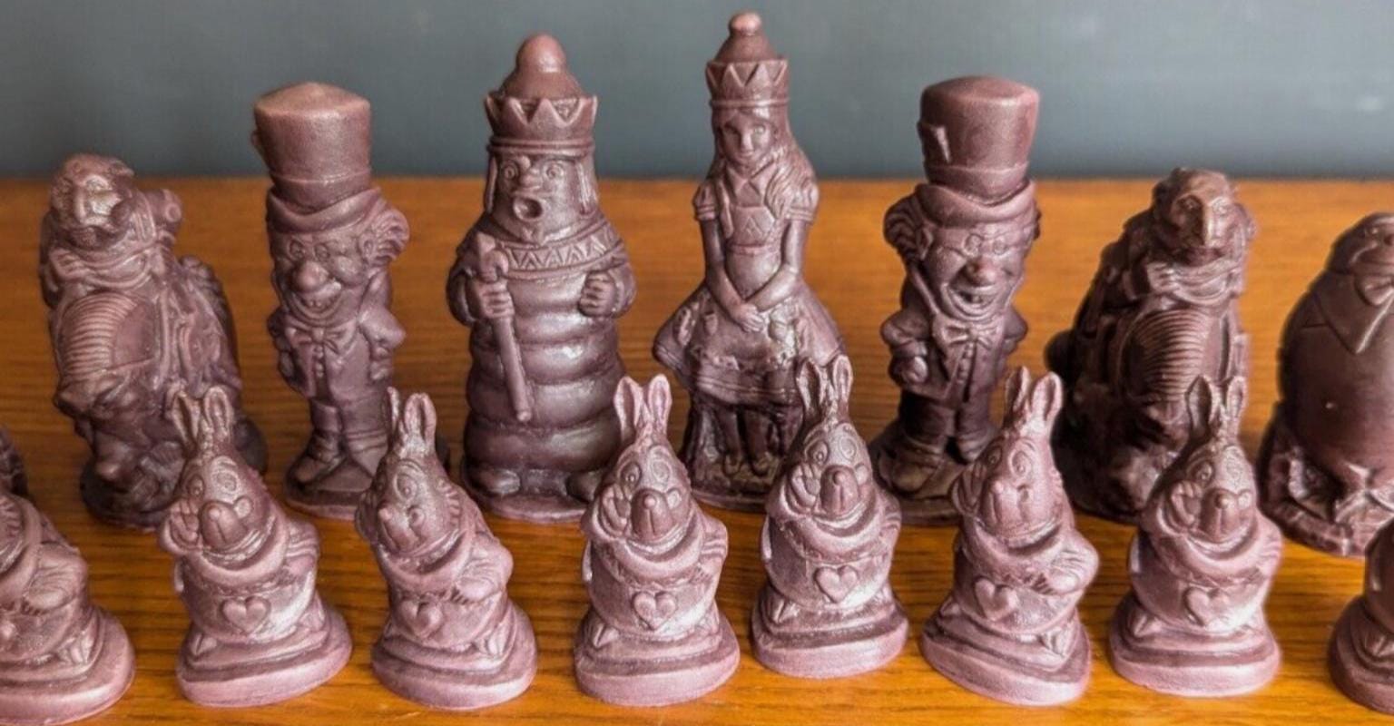 不思議の国のアリス チェスセット：樹脂製ノベルティチェス駒 - Etsy 日本
