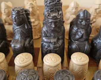 Gothic Medieval / Isle of lewis style chessmen - A full size complete UK set of chess  game pieces -vintage style and collectible