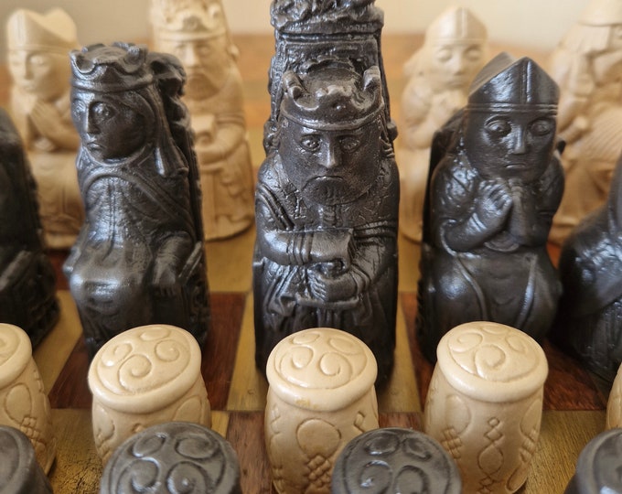 Isle of Lewis Style Chessmen: Full Size Vintage Chess Set