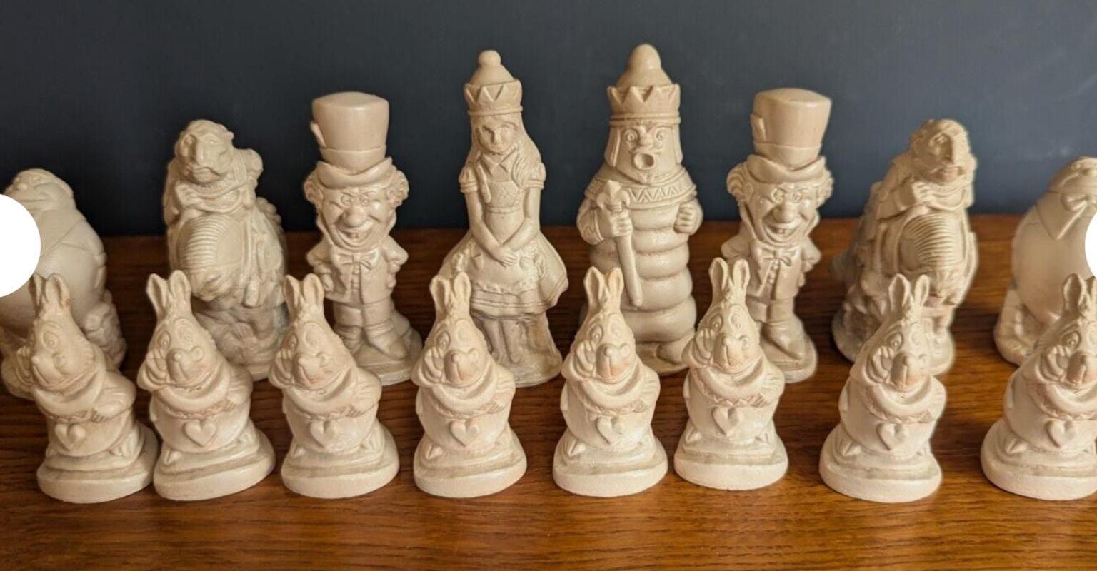 不思議の国のアリス チェスセット：樹脂製ノベルティチェス駒 - Etsy 日本