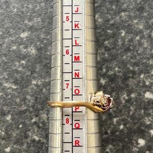 ヴィンテージ 9金イエローゴールド ルビー ダイヤモンド トリロジーリング（サイズ US 7 1/2） 画像 9
