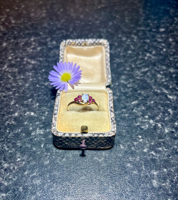 Vintage 9ct 9k Yellow Gold, Opal & Ruby ring, per… - image 2
