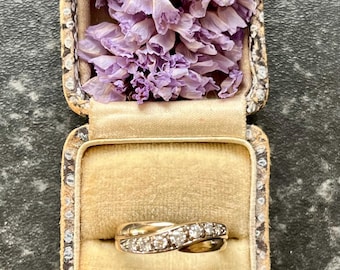 Vintage 9ct Yellow Gold Diamond Cross Over Half Eternity Ring - UK Size L