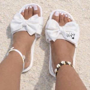 Zapatos de novia personalizados, pantuflas de dama de honor, sandalias de despedida de soltera, sandalias de novia personalizadas, regalo de novia, pantuflas de boda, zapatos de novia