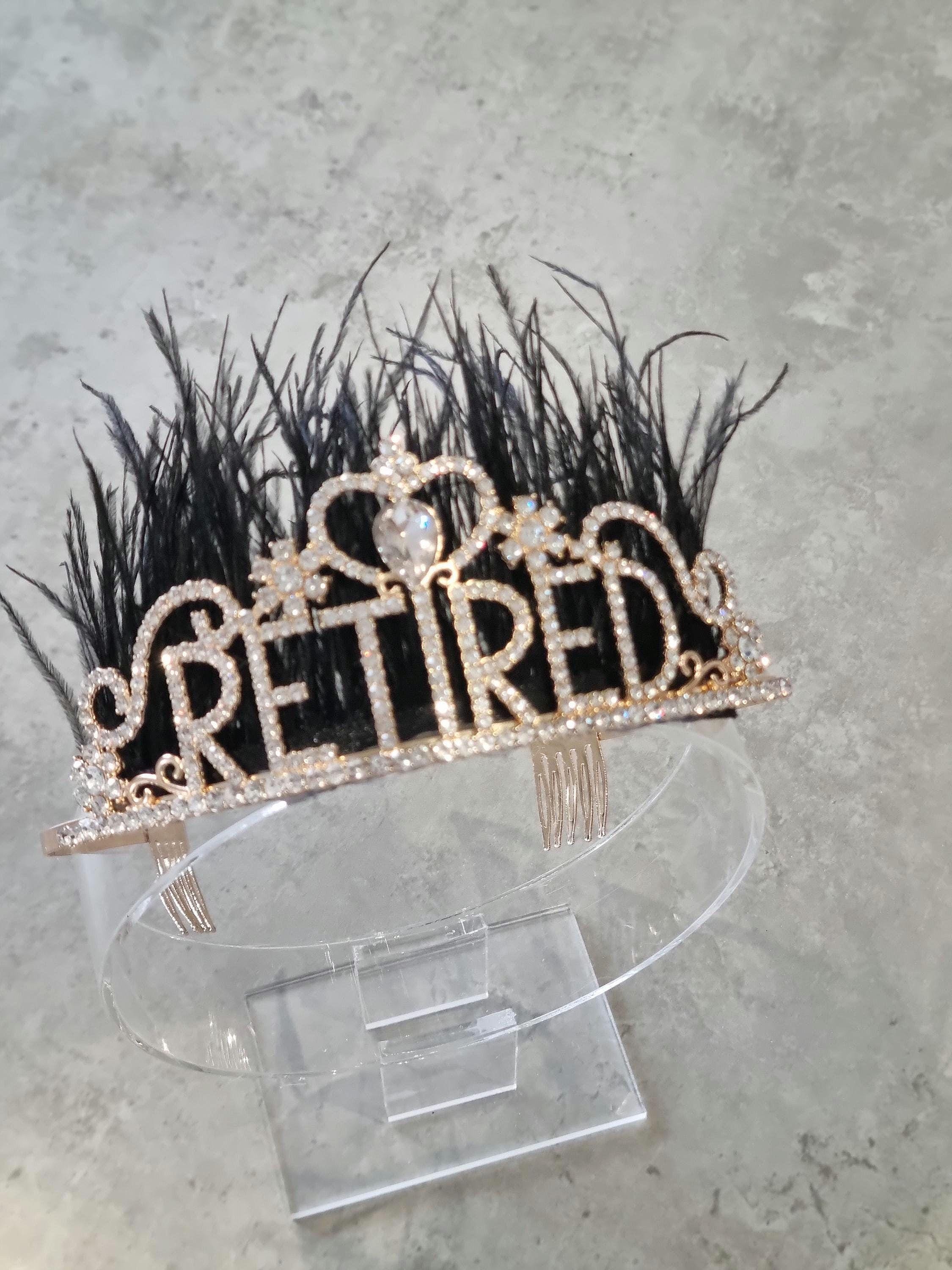 Set Tiara E Fascia Per Pensionamento 2024 - Corona E Fascia Scritta 'Ufficialmente In Pensione' - Accessori Per Feste, Eventi E Regali