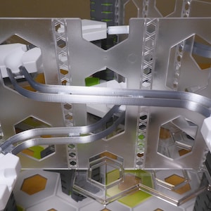 Juego de pistas compatible con Gravitrax a través de la pared vertical; Impresión 3D