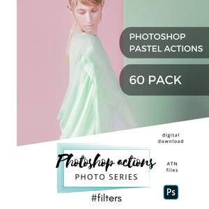 Può includere: Un download digitale di 60 azioni Photoshop per creare effetti pastello. Le azioni sono in formato ATN e sono compatibili con Photoshop. L'immagine mostra una donna che indossa una sciarpa verde chiaro su uno sfondo rosa e verde.
