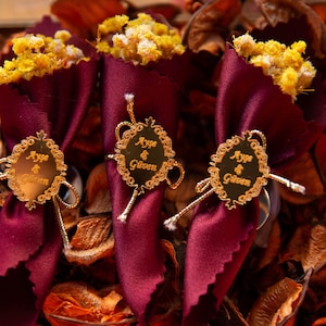 Bomboniere magnetiche personalizzate per ospiti / Mini bouquet di fiori secchi / bomboniere di nozze / regalo floreale di nozze / fiore regalo in scatola