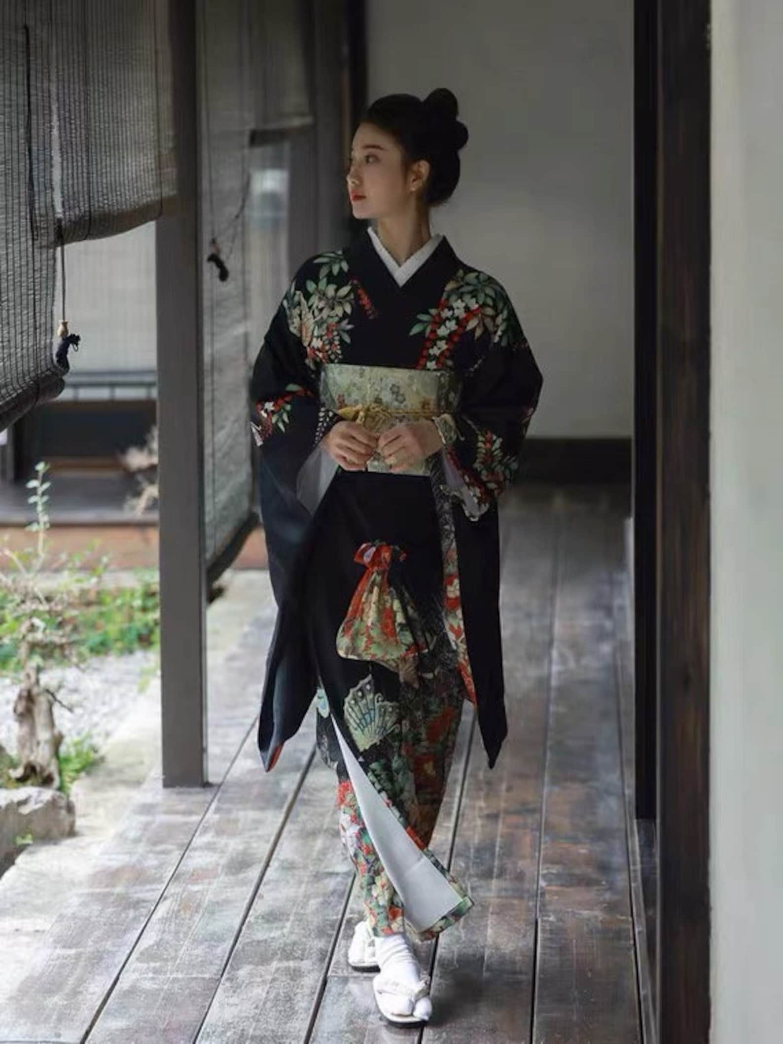 Black Japanese Furisode Kimono / Easy to Wear Japanese Women - Etsy