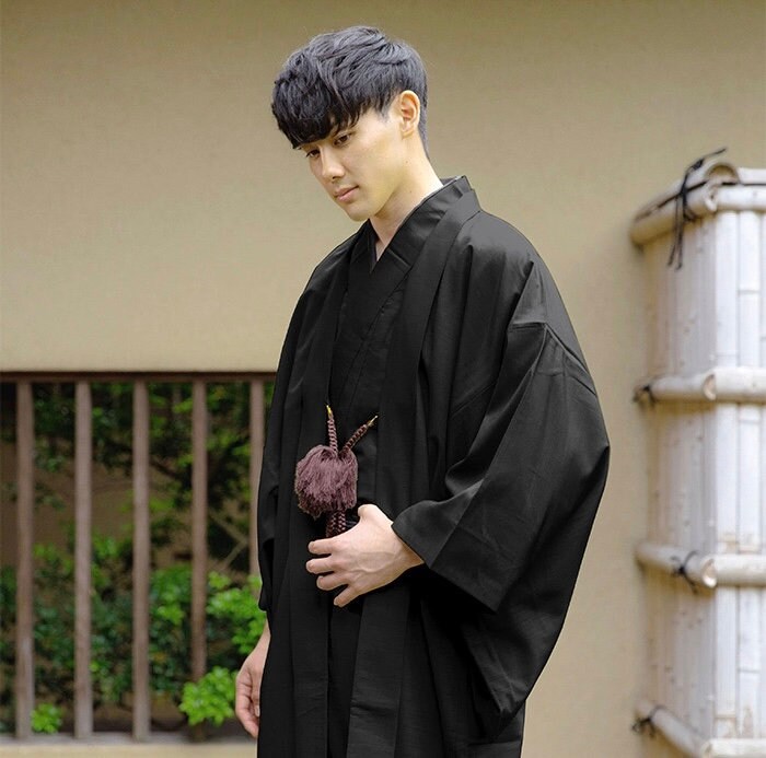 Set kimono giapponese tradizionale da uomo: Kimono Haori, Kaku Obi e Kimono  Nagagi da uomo in saldo -  Italia