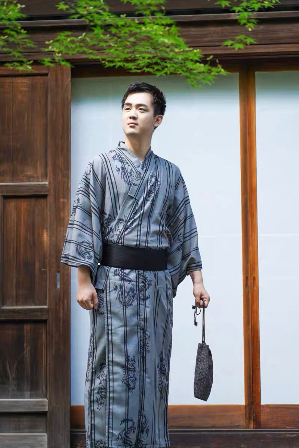 Set kimono giapponese tradizionale da uomo: Kimono Haori, Kaku Obi e Kimono  Nagagi da uomo in saldo -  Italia