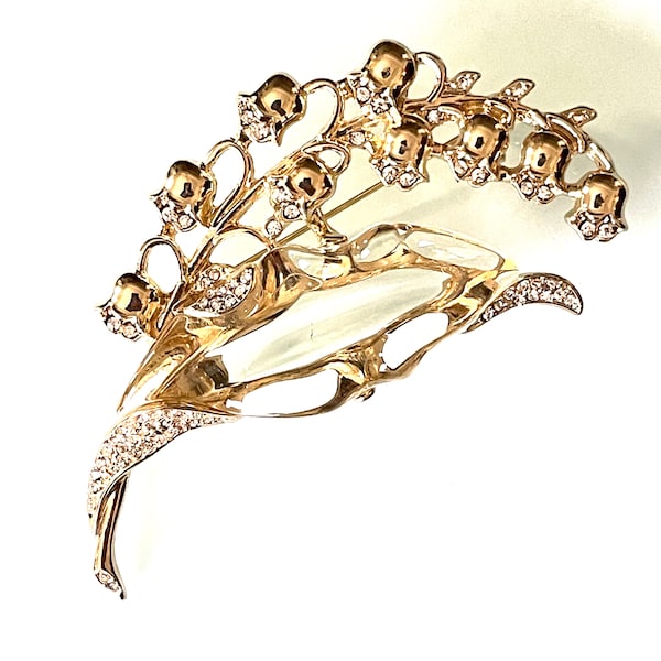 Huge clear moulded perspex cabochon jelly belly style lily of the valley flower brooch, in shiny gold tone with clear rhinestones