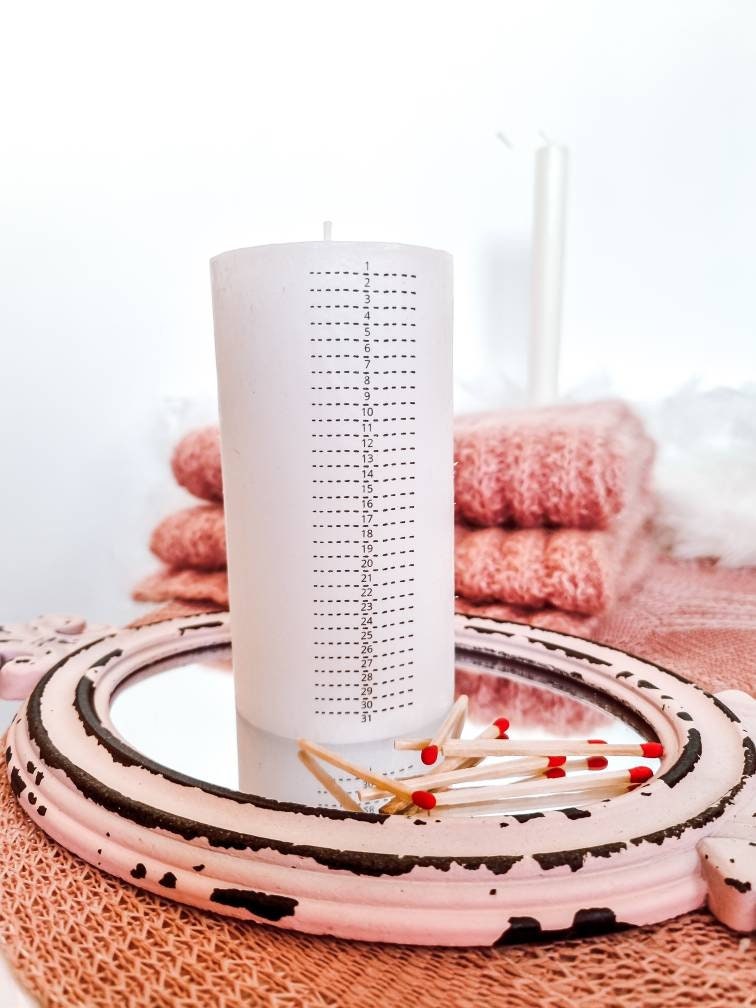 Bougie Signature de La Marque Rosalilas Bougie à Allumer Tous Les Jours Journalière L'aven Tendance 