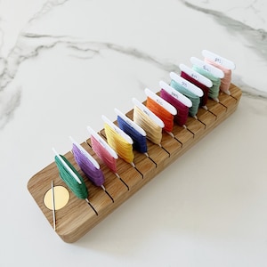Stickzubehör Halter aus Holz für Wickelkarten, Garn-Organizer mit Magnet für Nadel, Zubehör für Stickerei, ideal für DMC-Garnkarten