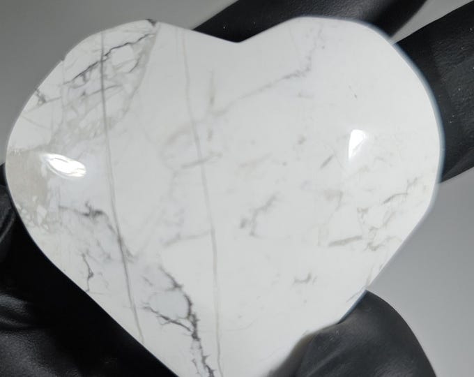 Howlite Heart Carving