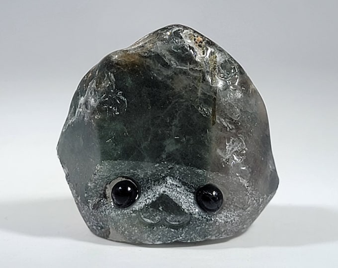 Garden Quartz Pet Rock Carving