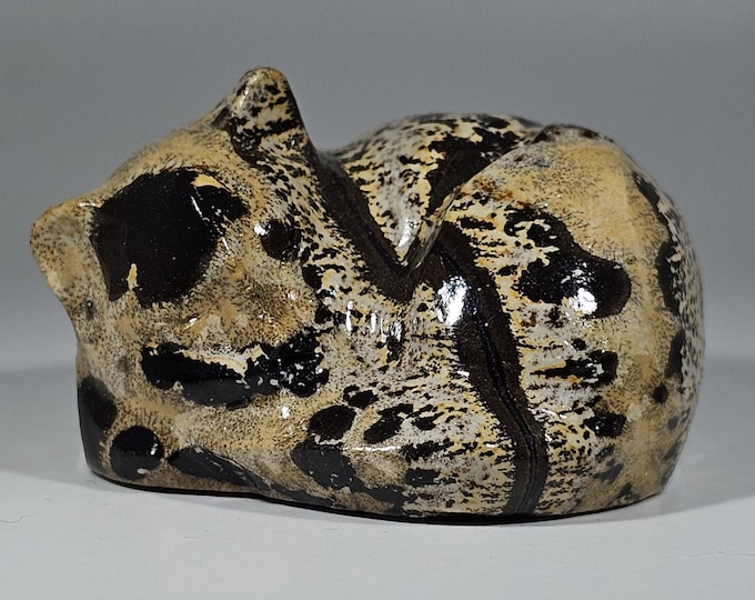 Picture Jasper Sleeping Cat Carving