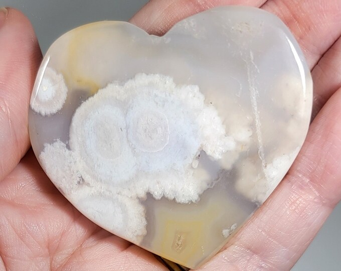 Flower Agate Heart Carving