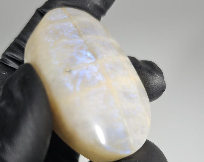 Moonstone Palm Stone