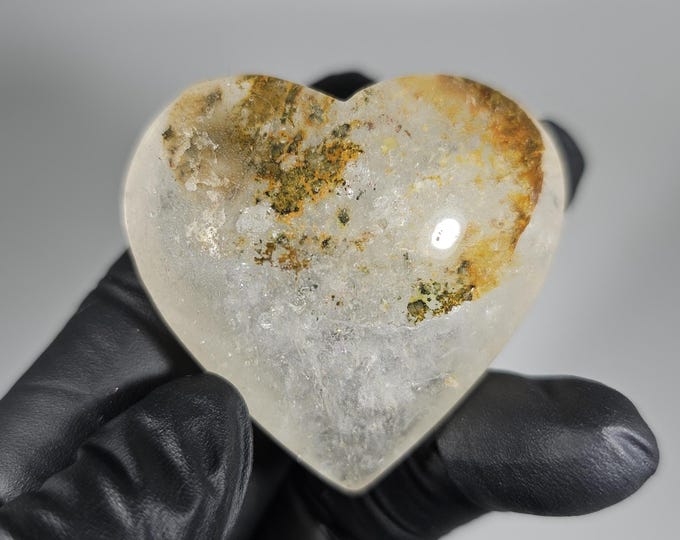 Garden Quartz Heart Carving