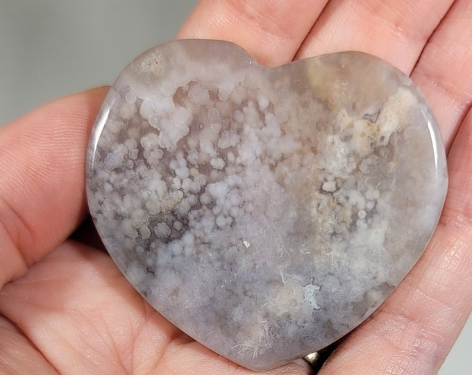 Flower Agate Heart Carving
