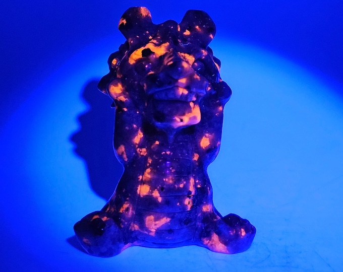 Yooperlite Dragon Carving