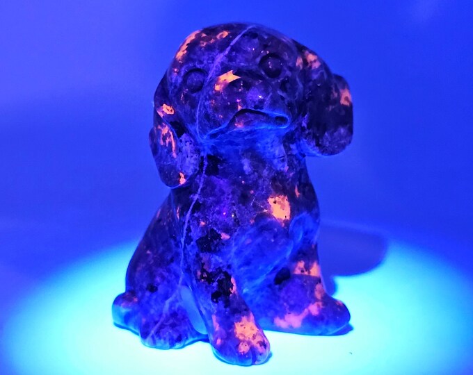 2.3" Yooperlite Dog Carving