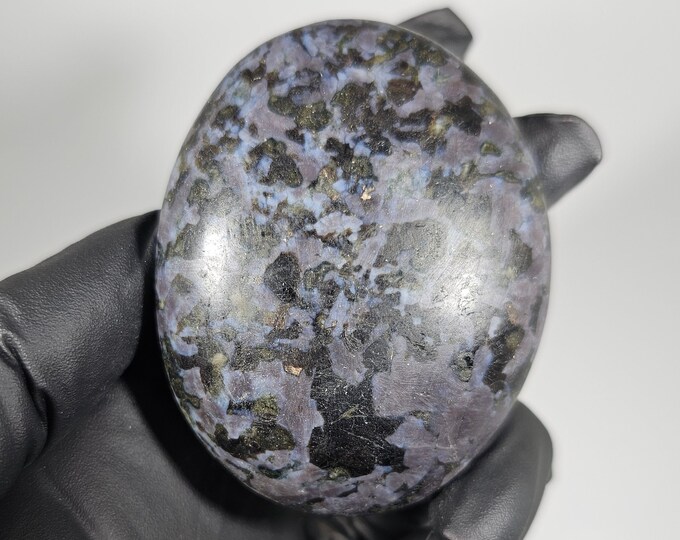 Indigo Gabbro Palm Stone