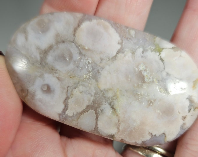 Cherry Flower Agate Palm Stone