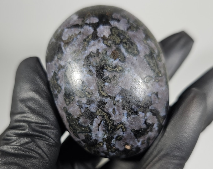 Indigo Gabbro Palm Stone