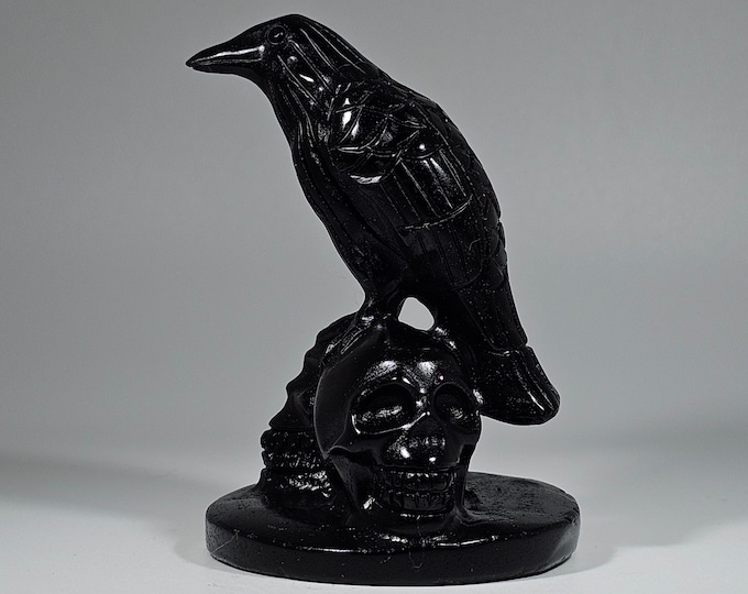 3" Obsidian Crow on Skulls Carving