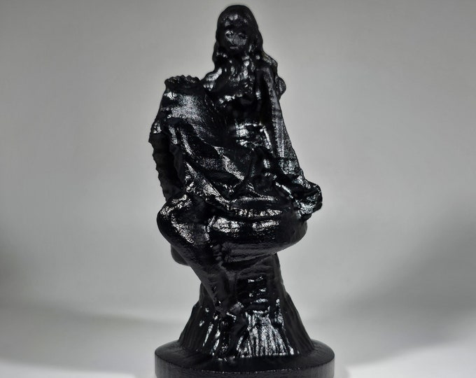 Obsidian Girl on Mushroom Carving