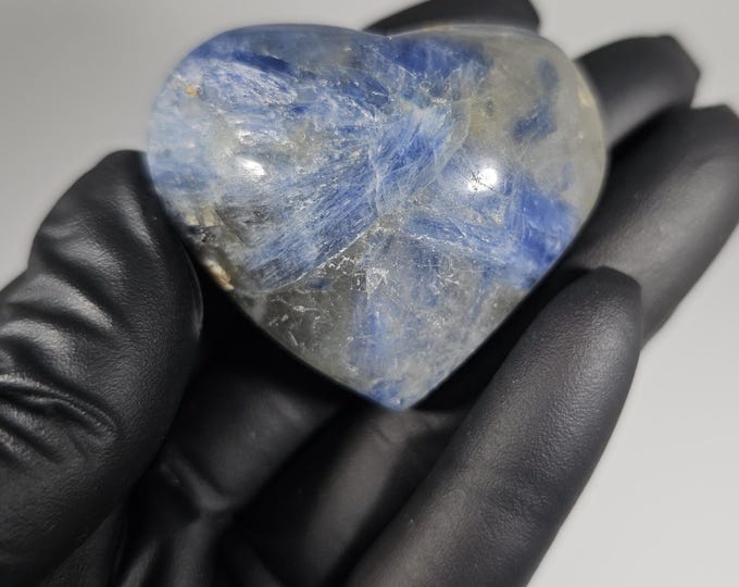 Kyanite Heart