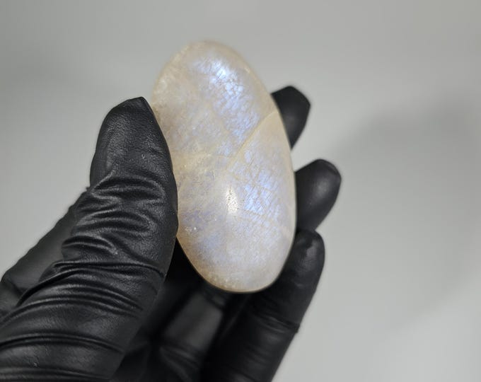 Moonstone Palm Stone