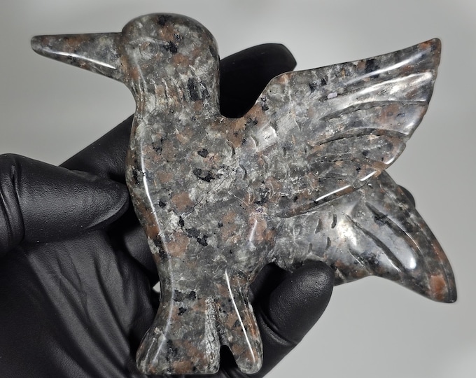 Yooperlite Hummingbird Carving UV Reactive